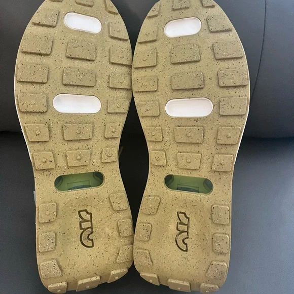 Nike Purple and White Athletic Shoes Air Max Pre-Day. The Sun Club, Size 9 - Picture 9 of 11